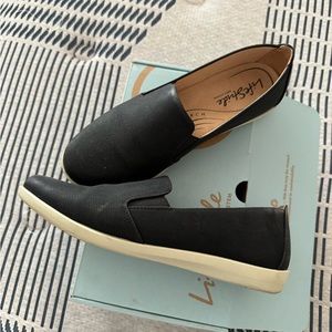 Life Stride -women’s shoes size 8